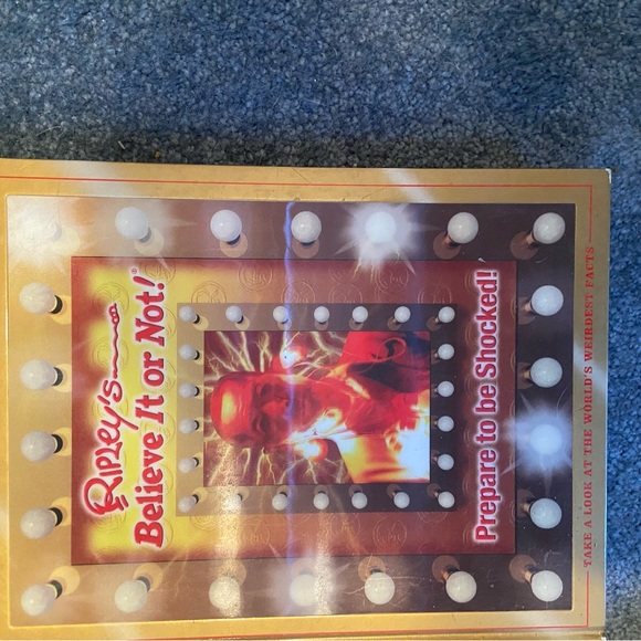 Books - Picture 4 of 6